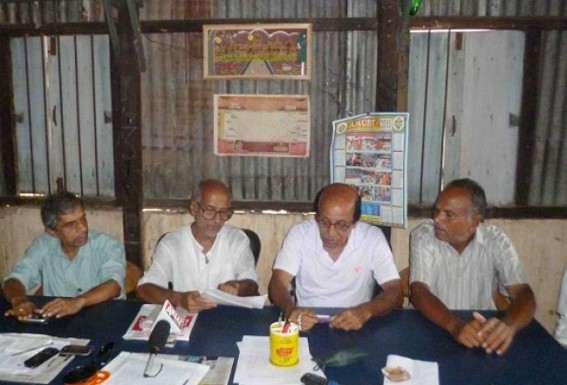 Kamalpur: Pre-2006 pensioners protested the State governmentâ€™s deprivation strongly